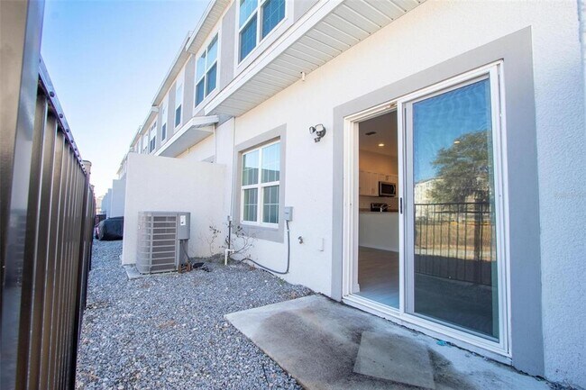 Photo - 2035 Claudia Ln