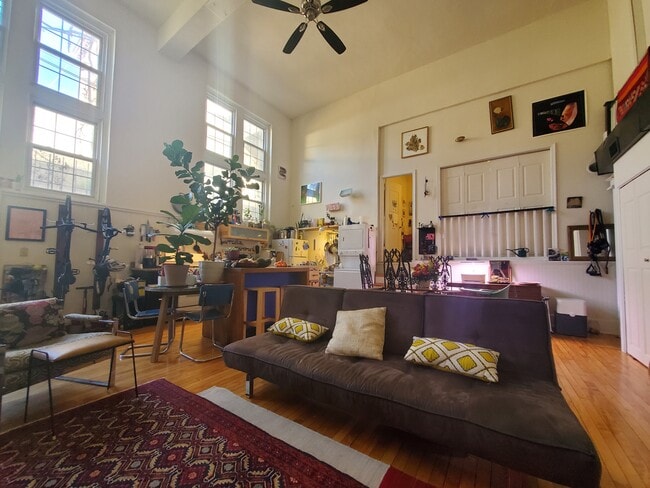 Photo - 4112 Spruce St Apartment Unit 4