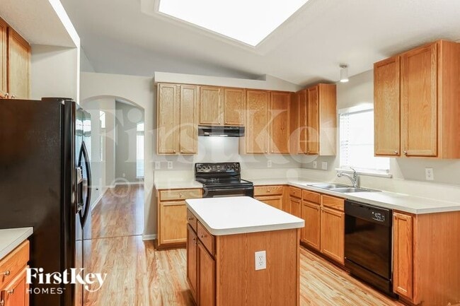 Photo - 1460 Greenway Pl