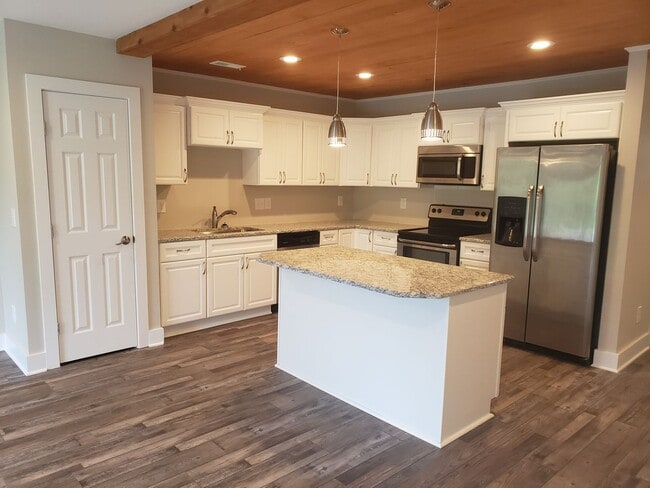 Photo - Lovely 2 bedroom 2 bath unfurnished home located in the Pine Ridge Community - Holly Ridge