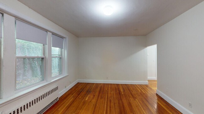 Photo - 48 Lancaster Ter Unit #107