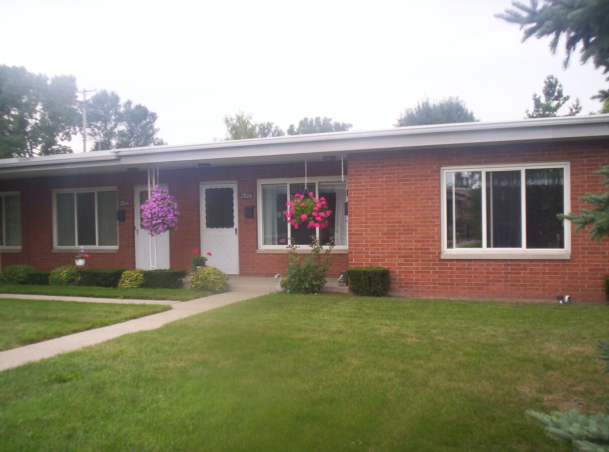 Photo - 2800 W Genesee Ave