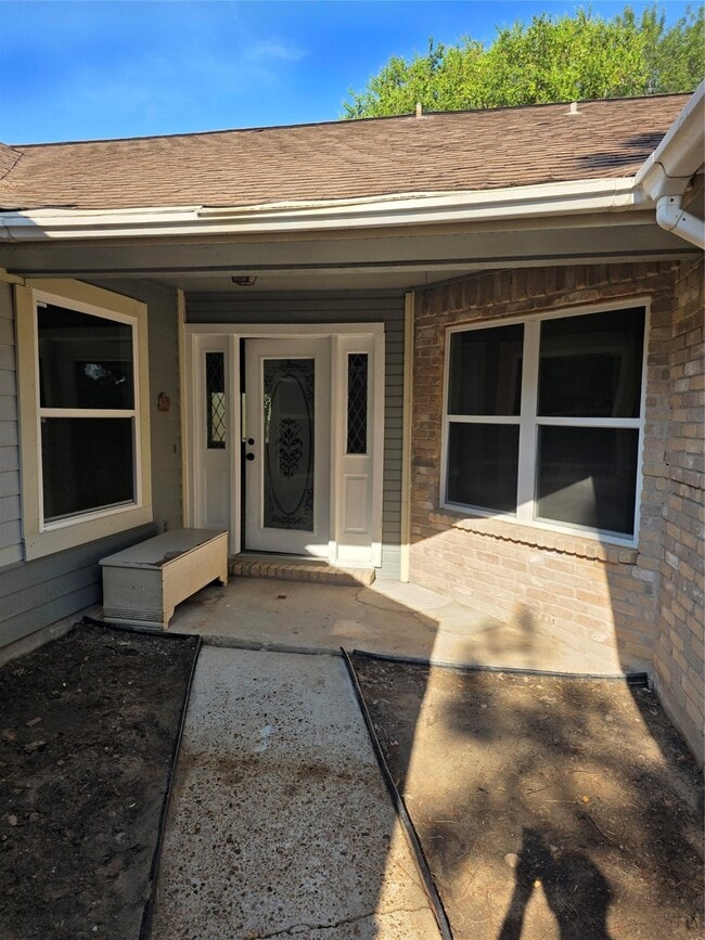 Photo - 3214 S Briar Knoll Dr House