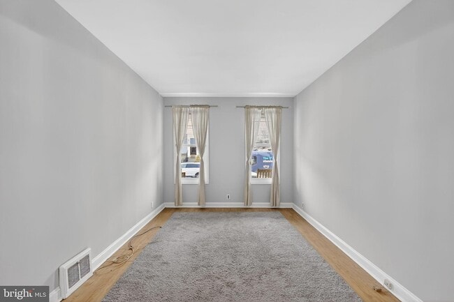 Photo - 4332 Mitchell St