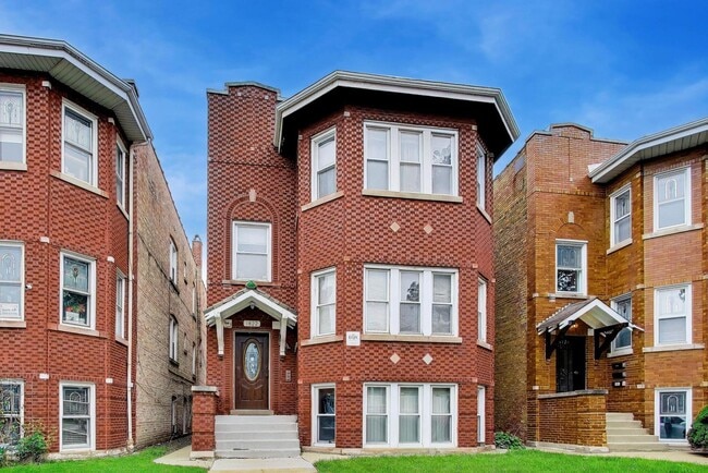 Photo - 1822 Gunderson Ave