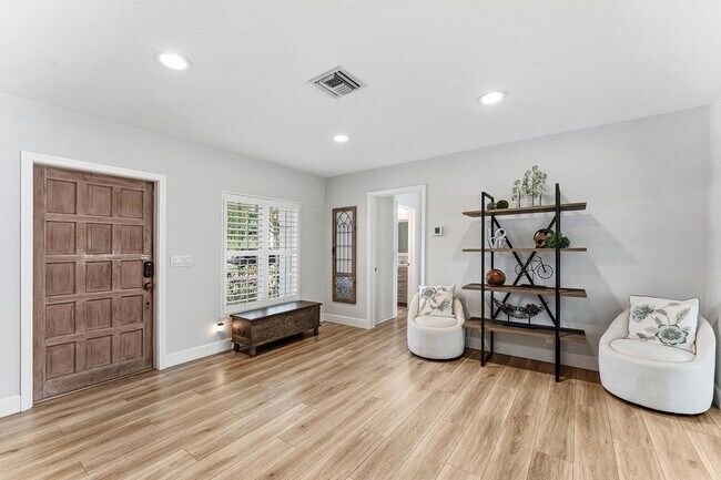 20 NW 11th St