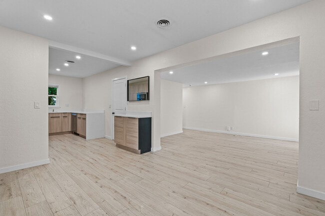 Photo - 1401 Drew St