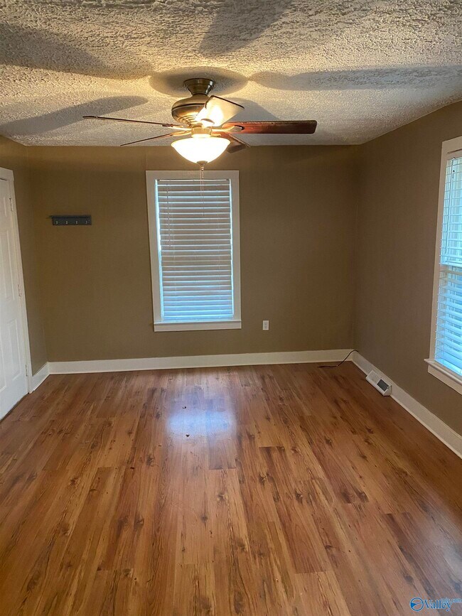 Photo - 1501 Mckinley Ave NE