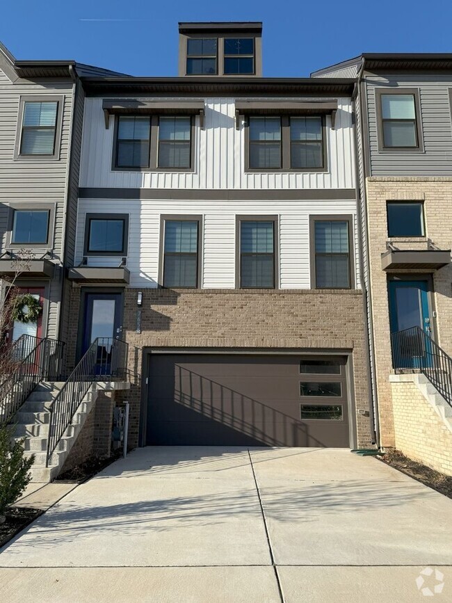 Building Photo - Stunning Townhome for Rent in Glen Burnie, MD