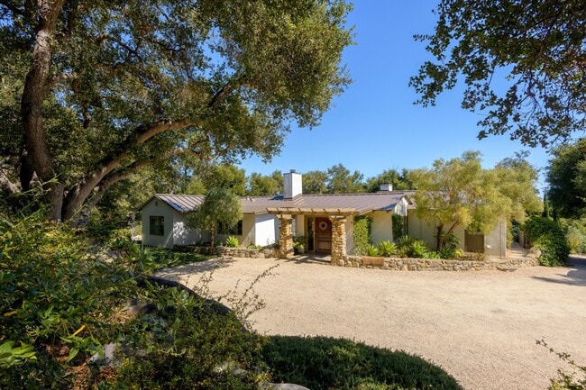 Photo - 696 Ladera Ln