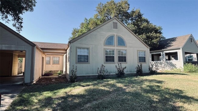 Building Photo - 8813 Pineridge Dr Rental