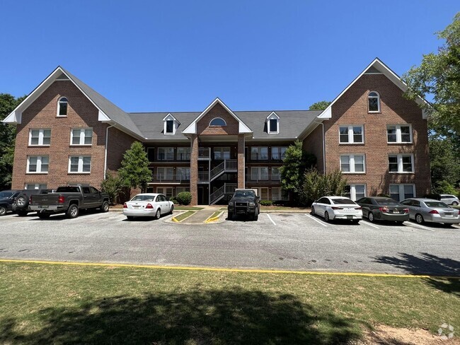 Building Photo - Deerfield II Condominiums 429-18 Unit 18