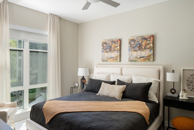 Photo - Aventon Huntington Station