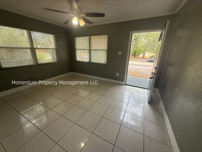 Photo - Cute 2/1 Duplex in Ybor City! Ask about our specials!! Apply for FREE This Holiday Season! Unit B