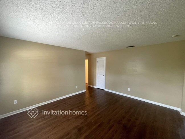 Photo - 813 Senate Ct