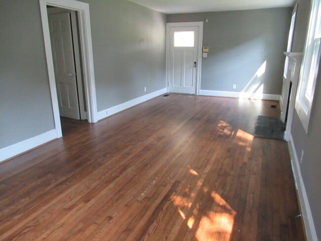 831 Cedar St