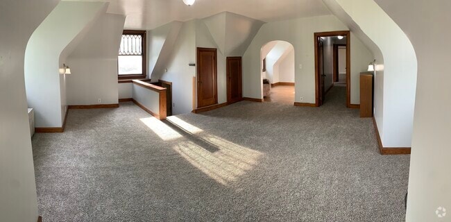 Building Photo - 135 Ontario St Unit 4 Rental