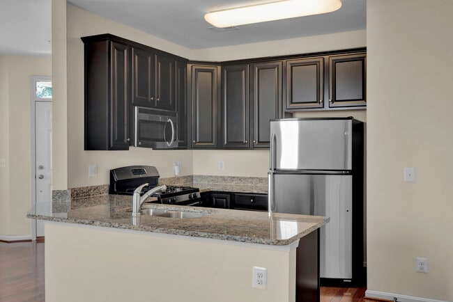 Photo - 24606 Byrne Meadow Sq