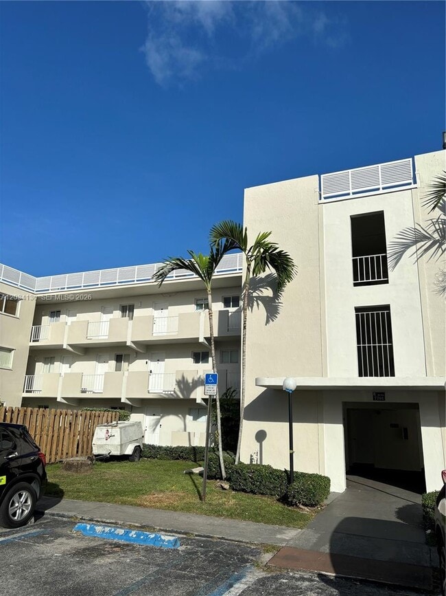 Building Photo - 7701 SW 88th St Unit B224