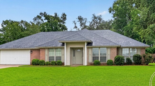 Photo - RATE DROP ALERT (was $2200/month) and MOVE-IN SPECIAL: 1st FULL MONTH'S RENT FREE*