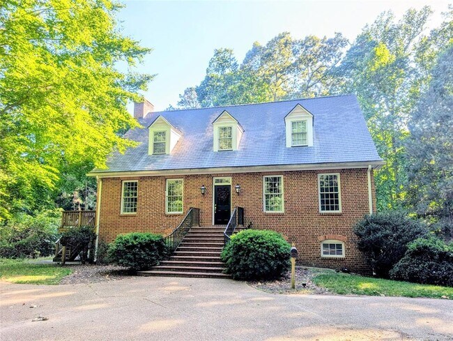 Photo - 206 Rolfe Rd