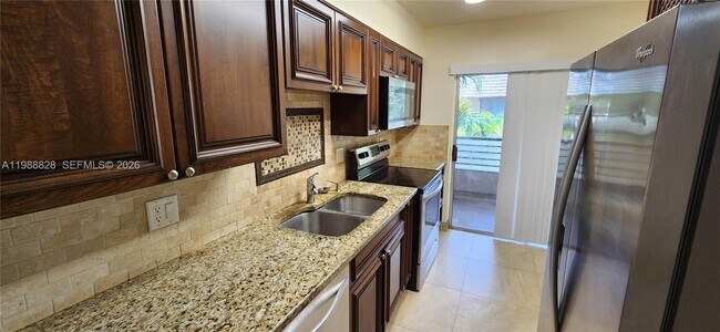 Photo - 2810 Riverside Dr Unit 203-4