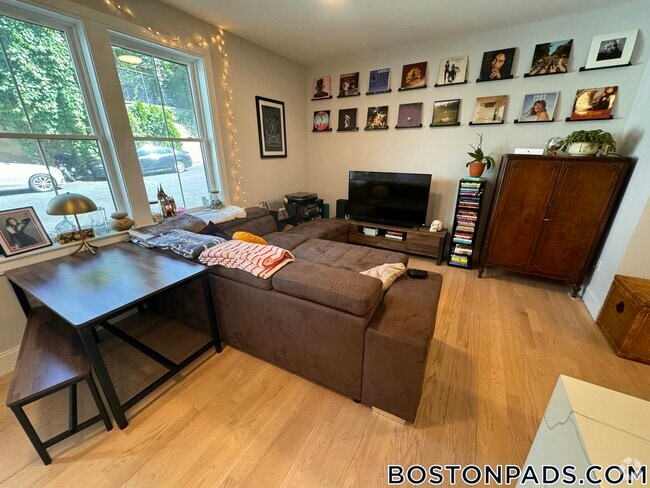 Building Photo - 226 Princeton St Rental