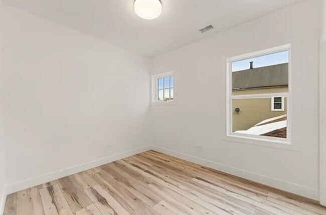 Photo - 2913 W 38th St Unidad 2