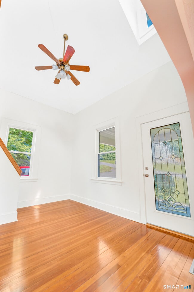 Photo - 29 Hazelhurst Ave
