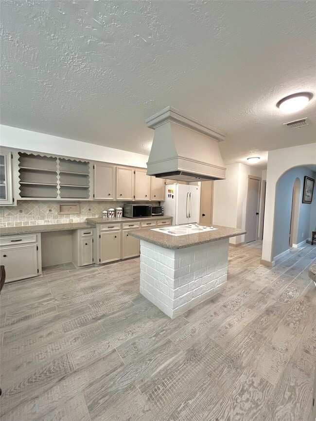 Photo - 1935 Pine River Dr