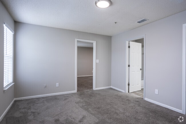 2BR, 2BA - 1,175SF - Primary Bedroom