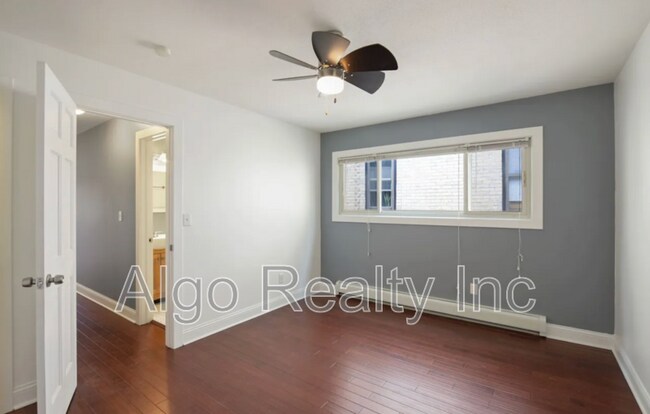 Photo - 729 E 16th St