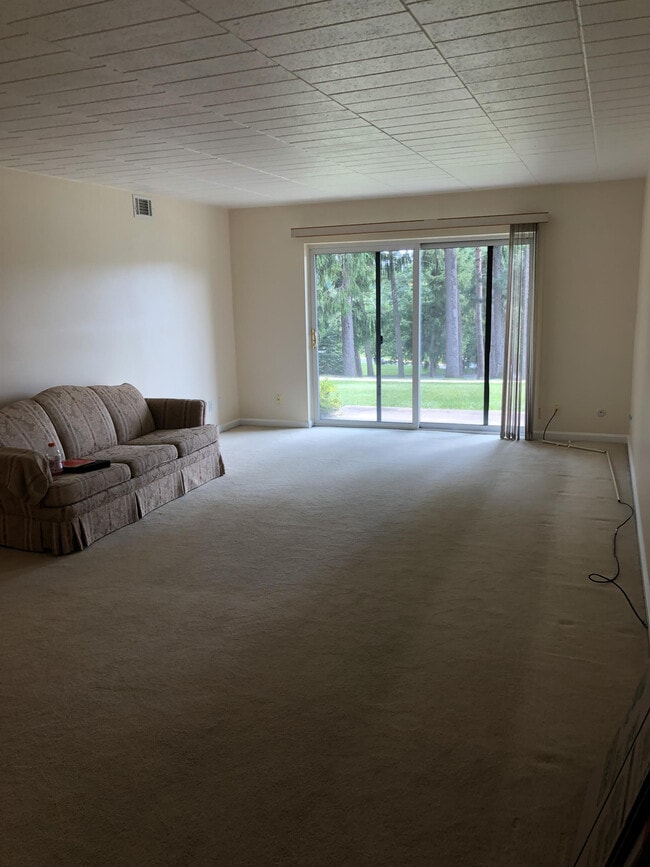 Photo - 213 Forest Green Dr