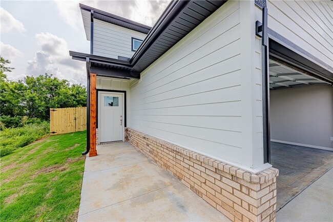 Photo - 1800 SW Casuarina Dr