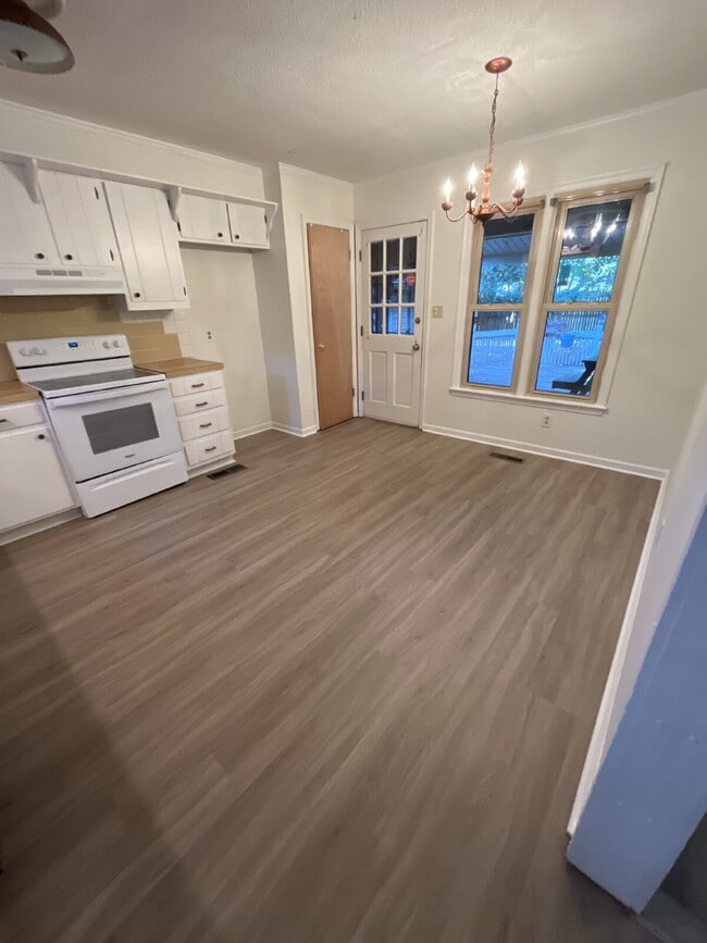 Photo - Location is Everything! Close to Downtown ... Apartamento