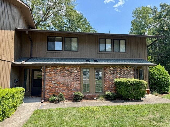 Photo - 107 Oak Tree Dr
