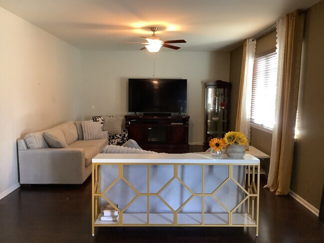 Photo - 2956 Aberdeen Dr