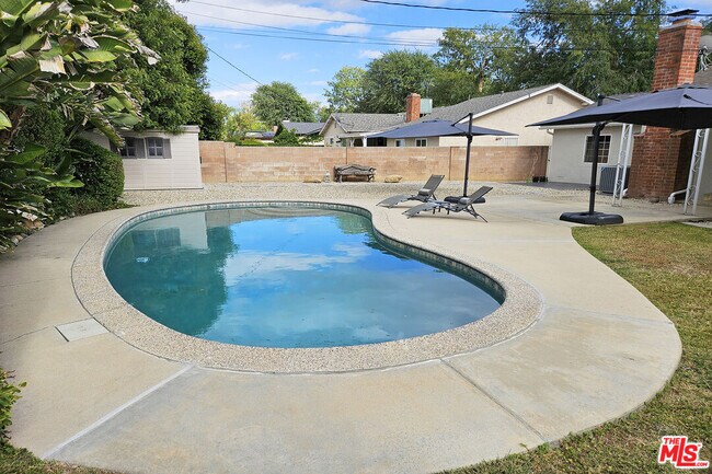 Photo - 22337 Cantara St