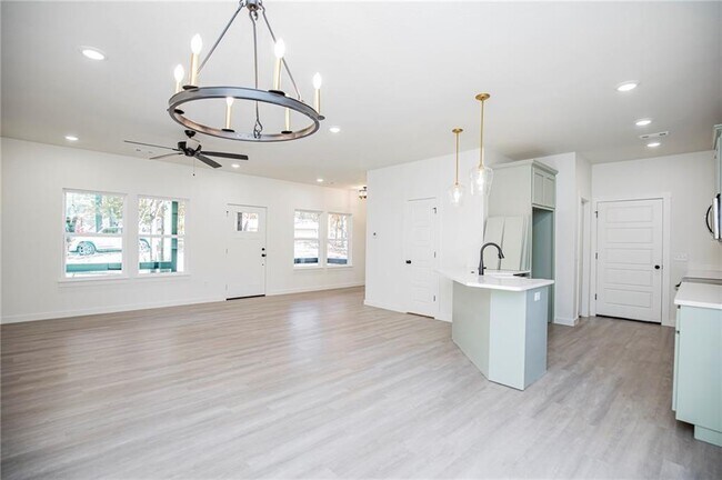 Photo - 3 Runnymede Cir