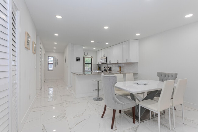 Photo - 8545 Casa Del Lago Unit F