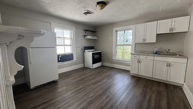 Photo - 508 Stuart St