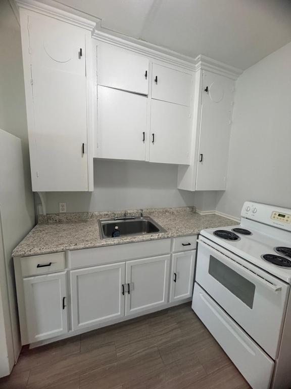 Photo - 101 W 8th St
