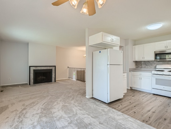 Photo - 9858 Tyler St NE