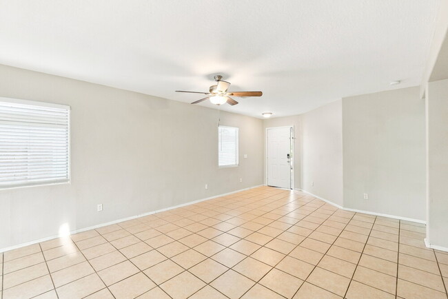 1629 W Burgess Ln