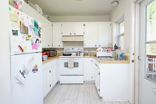 Photo - Pet-Friendly Duplex Close to UVA and Downtown