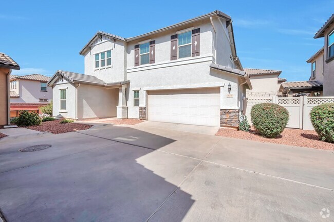 Building Photo - Updated 4 bed/3 bath Home in Gilbert