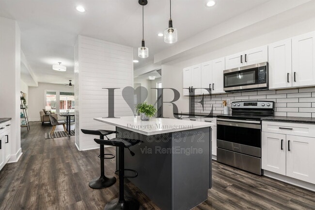 Photo - 966 Wilson Ave