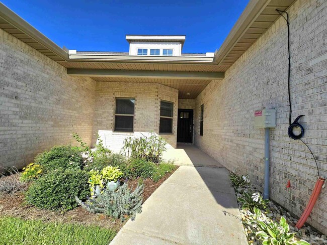 Photo - 1862 Finch Ln