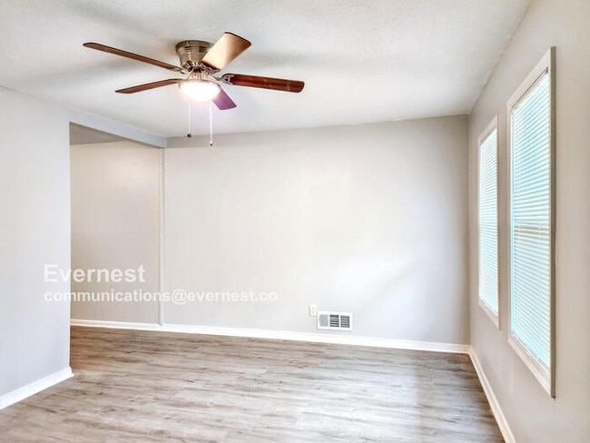 Photo - 8249 Kendrick Rd