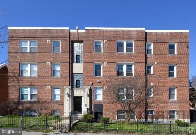 Building Photo - 1380 Bryant St NE Unit 202 Rental